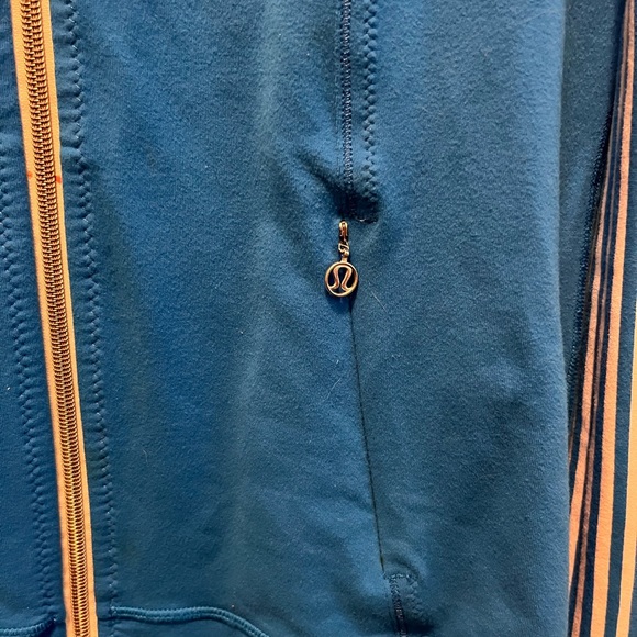 Lululemon blue pinstripe arm active zip up sweatshirt size 10 - Picture 3 of 7